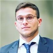 Laureato in Economia e Commercio con Specializzazione e Master Offre ripetizioni
