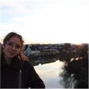 Profesora de inglés que imparte clases particulares a todas las edades. También otras asignaturas