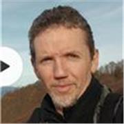 Profesor titulado en idiomas y comunicación con más de 10 años de experiencia 