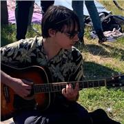 Laureando in conservatorio propone lezioni di chitarra moderna (pop, rock, metal ed ecc) a Pavia