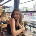 Merhaba, ben Dilek. Dil bölümü okuyorum ve çocukları seviyorum o yüzden onlara eğitim vermekten gurur duyarım. 