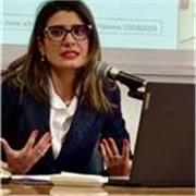 Insegnante madrelingua italiana impartisce lezioni di grammatica e letteratura