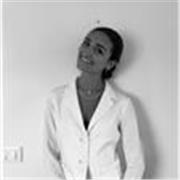 Ciao! Sono Carlotta, una studentessa universitaria di 19 anni, bilingue in inglese