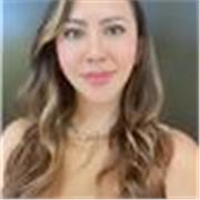 Profesora de CAE Certifícate in Advanced English, especializada en adultos, con metodología inmersiva, role-play y result driven. 
