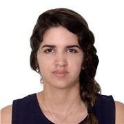 Profesora de economía apta para todos los niveles