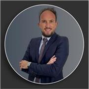 Professeur de piano depuis plus de 10 ans. Enseignement dynamique et ludique ! 