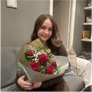 Soy una estudiante universitaria con un nivel certificado de inglés de First