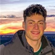 Estudiante universitario de Análisis Económico ofrece sus conocimientos en la materia de Economía para ayudar a estudiantes de la ESO y BACHILLERATO