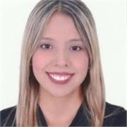 Profesora de psicología imparte clases a estudiantes apartir de las edades de 13 años con el fin de realizar orientación profesional