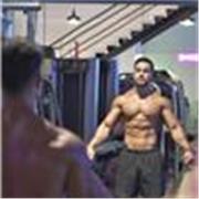Soy entrenador personal y Fisioterapeuta, especializado en entrenamiento y rehabilitación Deportiva