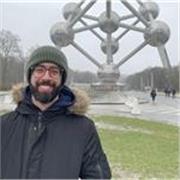 Hola! Soy Víctor, emprendedor apasionado por el mundo de la empresa y por la historia. 