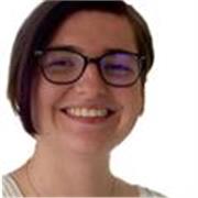 Professeure de français tous niveaux (primaire, brevet, lycée, université). Master en littérature