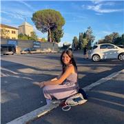 Profesora de apoyo educativo para niños de primaria