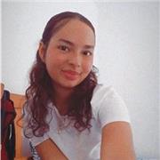 Profesora de matemáticas que da clase a niños de primaria