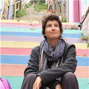 Professeure depuis deux ans maintenant j'ai déjà dispensé plus de 900 heures de cours en ligne