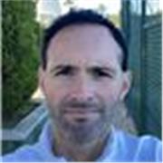 Monitor Nivel 1 FPCV, ya en activo como monitor y entrenador de pádel especialista en niños y adolescentes. Padre también