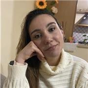 Psicologa impartisce lezioni a studenti liceali e universitari