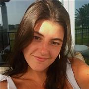 Profesora de ingles, nivel C2 acreditado y 5 años de experiencia en el extranjero. Ofrezco clases a niños en en edad escolar,  y ayuda tanto con trabajo escolar como con fluidez al hablar. Me encuentro en persona en Pamplona o via online para otras ciudad