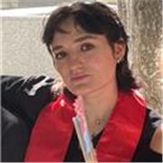Diplômée du Collège de droit d'Assas, et d'un Master 2 en droit pénal international, j'enseigne le droit à des licences et M1 