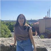 Profesora de inglés titulada con 3 años de experiencia.