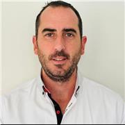 Actuellement en reconversion l'ai toujours été porté dans la volonté d'éduquer et tourné dans le milieu sportif