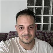 Titulado en ingles, capacitado para dar clases a todas las edades y niveles tanto practico como teorico