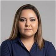 Soy Mercadóloga y Diseñadora Senior desde hace 8 años. He trabajado y dirigido equipos por más de 5 años. 