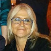 Profesora titulada (CeertificadoTESOL/TEFL). Empezé a enseñar inglés en el 2005 y no ha parado hasta ahora.