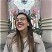 Soy Ana, soy española nativa y me gustaría dar lecciones a gente que les interese el español de una forma divertida y única.
