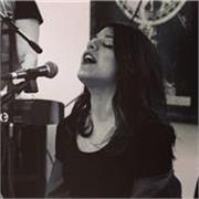 Ti aiuto a trovare la tua vocalità, il tuo sound e a rendere la tua passione il tuo lavoro!