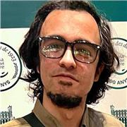 Soy una profesional de la pedagogía y mi enfoque es práctico y dinámico adaptado a las necesidades y aptitudes del estudiante.