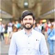 Arquitecto especializado en diseño arquitectónico y formación académica en talleres de proyecto