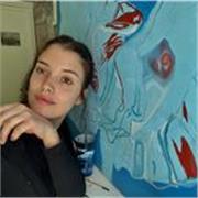 Licenciada en Bellas Artes y en Dirección de Arte. He realizado clases informales a niños en pintura 