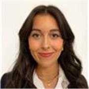 Paciente, creativa y flexible, capacitada para enseñar tanto a niños más pequeños como adultos, independientemente del nivel.