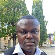 English teacher who teaches children from primary school level to adults interested in diving into the English speaking world.