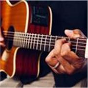 Interprete musical de guitarra en seño guitarra clásica o popular en todos los niveles y en modalidad presencial a domicilio