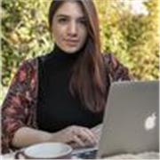Soy productora audiovisual hace 9 años y me parece crucial la experiencia para poder entender realmente qué es el audiovisual. 