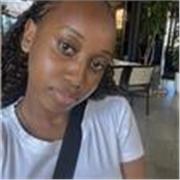     Fluent English tutor helping learners achieve their language goals.
