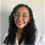 Profesora de inglés, con excelente dominio del idioma y enfoque psicológico