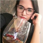 Professora atendendo todas as idades