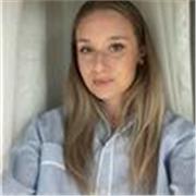 Laureata in Beni culturali impartisce lezioni di storia dell'arte per studenti di medie, superiori o per esami universitari