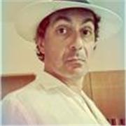 Grafico con esperienza di 25 anni introduce alla professione di designer editoriale e pubblicitario