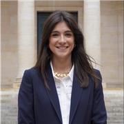Ancienne élève de CPGE et actuellement en Master 1 à Paris 1 Panthéon-Sorbonne, je me tiens à votre disposition pour vous aider à