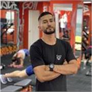 Soy Santiago y me gustaría ayudarte a conseguir esos objetivos que tanto quieres lograr, tengo 24 años toda mi vida la eh dedicado al deporte y con 4 años de experiencia en entrenos personales, mi clase dura poco más de 50 minutos perfecto para personas c