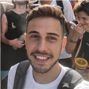 Laureato in Lingue Straniere impartisce lezioni di inglese e offre aiuto per compiti a studenti di ogni ordine e grado