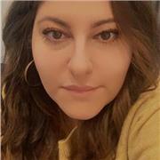 Laureata in Lingue con Dottorato in Sostenibilità Ambientale e Benessere offre lezioni private a studenti di ogni fascia d'età