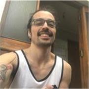 Profesor con bastante experiencia (más de 10 años) en clases a nivel de educación media y universitaria