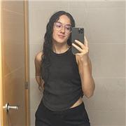 Estudiante de filología hispánica apta para dar clases a niños y niñas de todas las edades