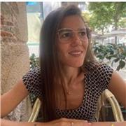Profesora de secundaria imparte clases de soporte
