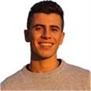 Sono un ex studende, diplomato in grafica e comunicazione che ha deciso di mettersi in gioco e insegnare ad utilizzare Photoshop